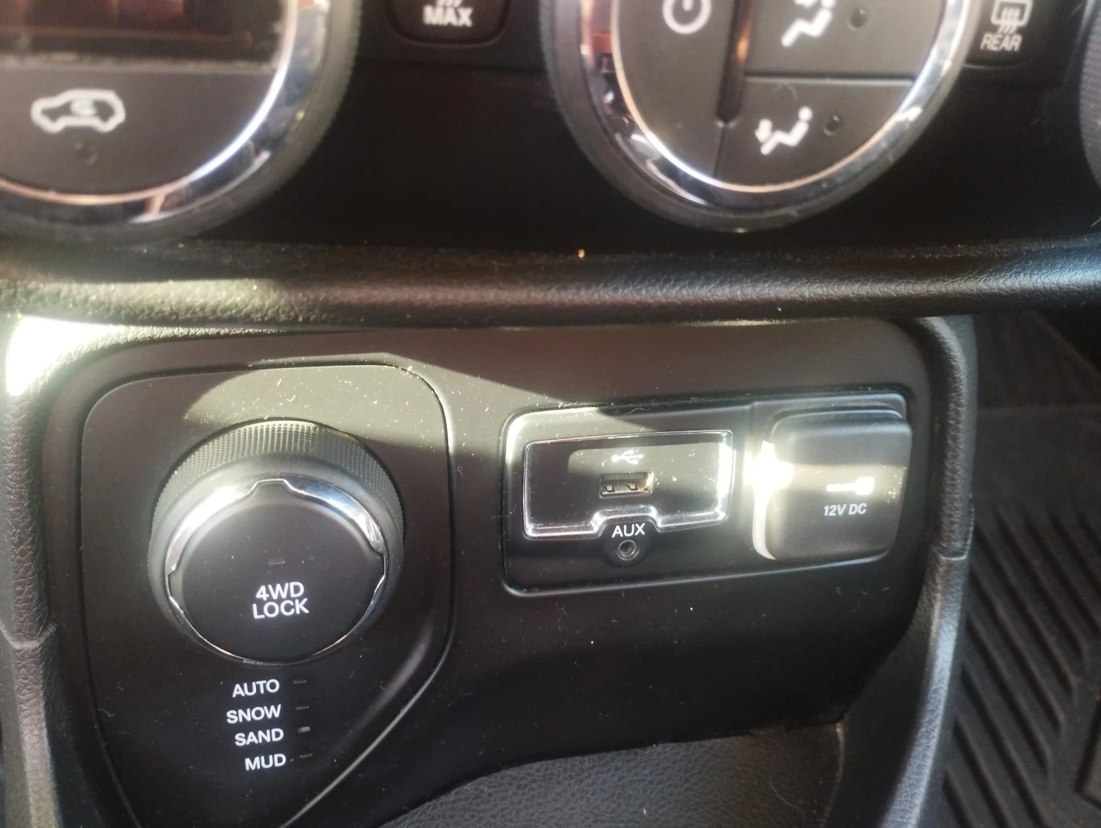 Jeep Renegade, снимка 17 - Автомобили и джипове - 55696738