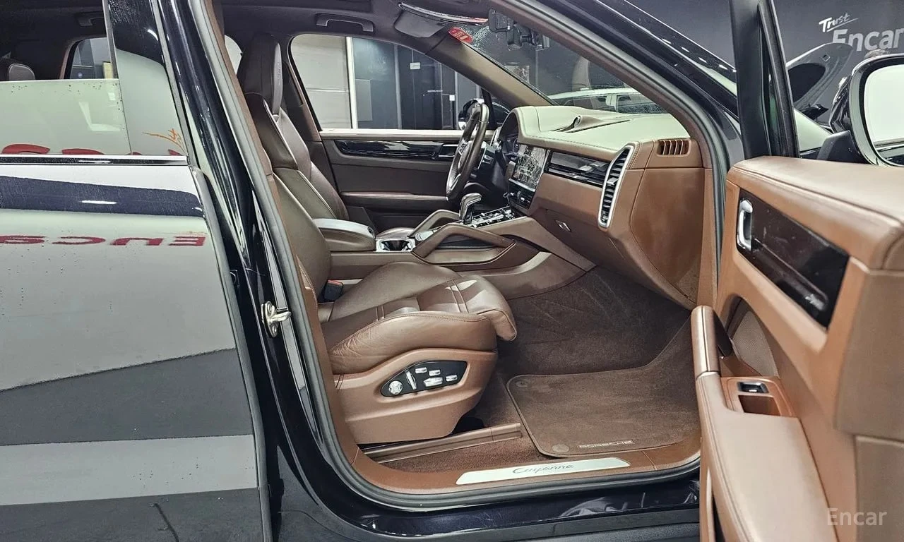 Porsche Cayenne 3.0| BOSE| ОБДУХ| PANO| ПАМЕТ| HUD| 360| , снимка 11 - Автомобили и джипове - 55951242