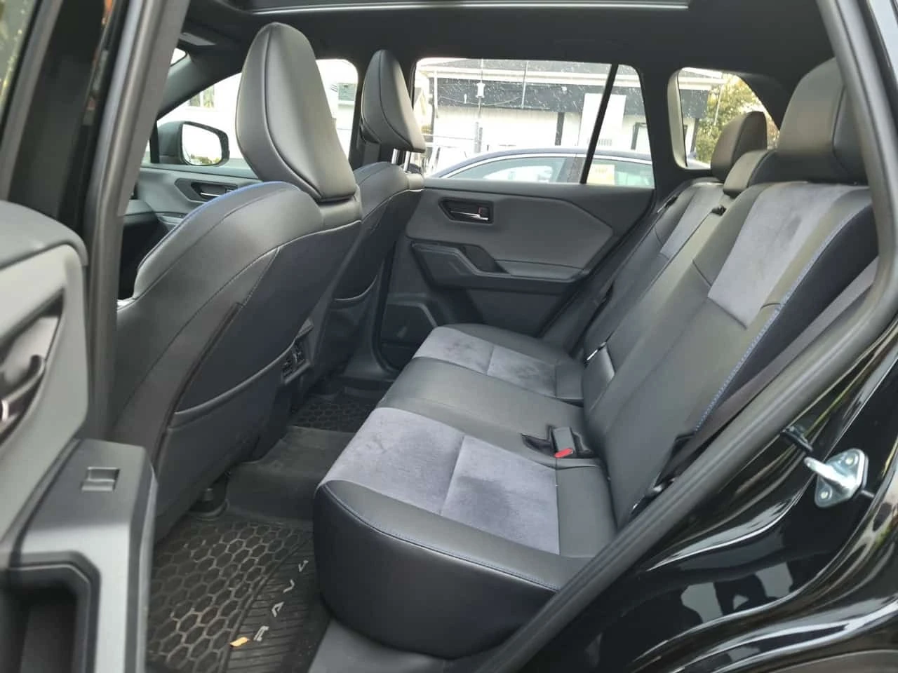 Toyota Rav4 Awd Xse Plug in Hybrid / ����������  | Mobile.bg � ����������� 11