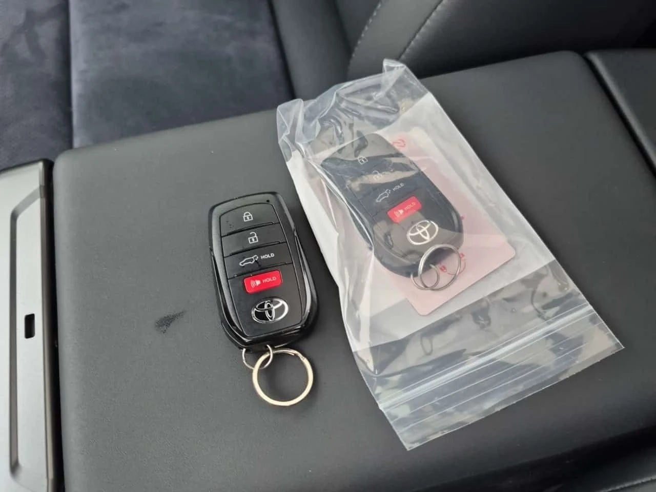 Toyota Rav4 Awd Xse Plug in Hybrid / ����������  | Mobile.bg � ����������� 8