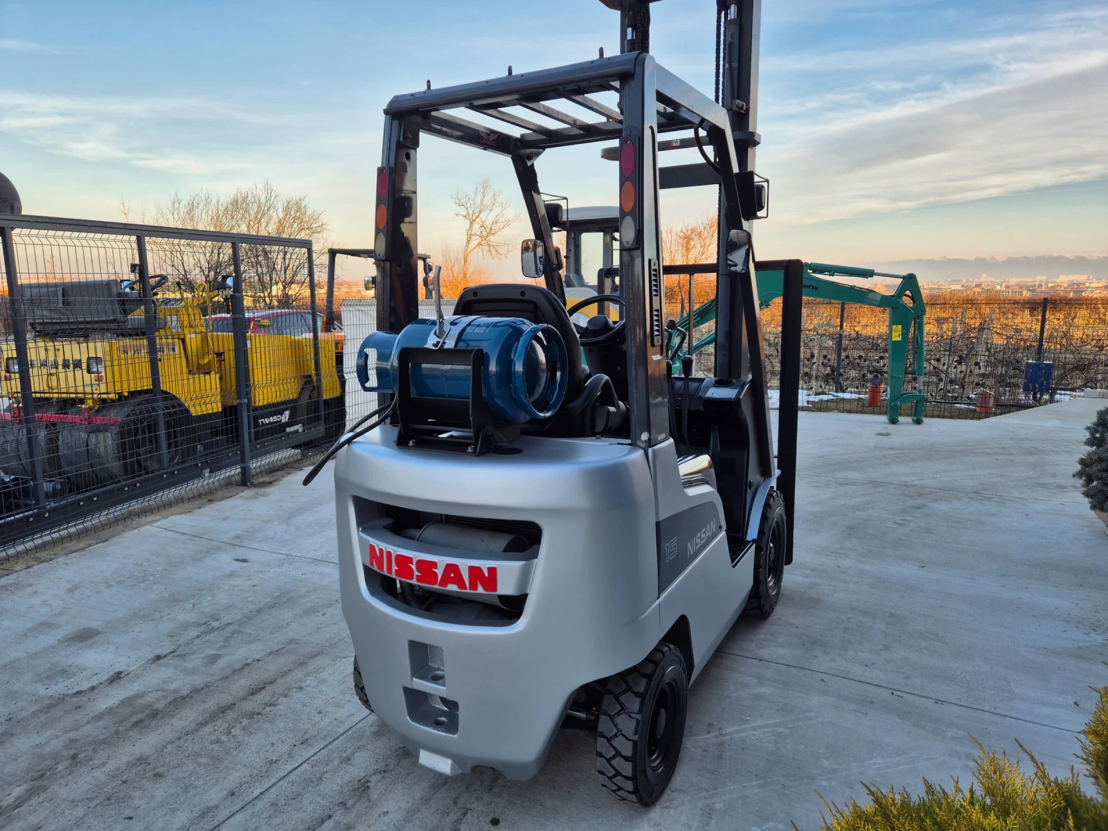  Nissan 4.5  / +  /  ! | Mobile.bg   5