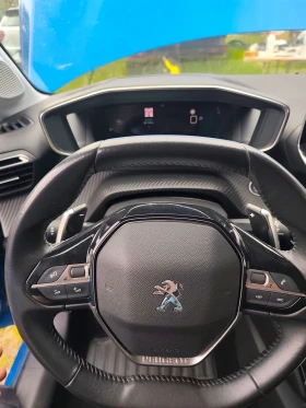 Peugeot 208 1.2 турбо бенз Автоматик, снимка 14