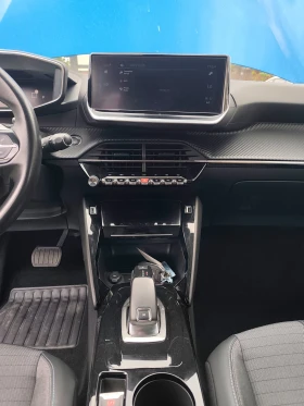Peugeot 208 1.2 турбо бенз Автоматик, снимка 13
