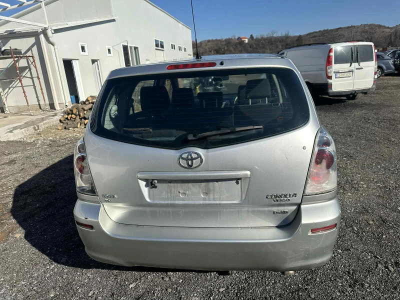Toyota Corolla verso 2.2 D-4D 136к.с НА ЧАСТИ , снимка 4 - Автомобили и джипове - 52982143