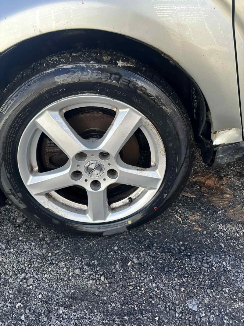 Toyota Corolla verso 2.2 D-4D 136к.с НА ЧАСТИ , снимка 8 - Автомобили и джипове - 52982143