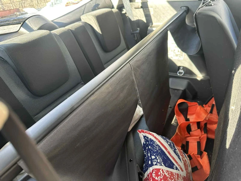 Toyota Corolla verso 2.2 D-4D 136к.с НА ЧАСТИ , снимка 11 - Автомобили и джипове - 52982143