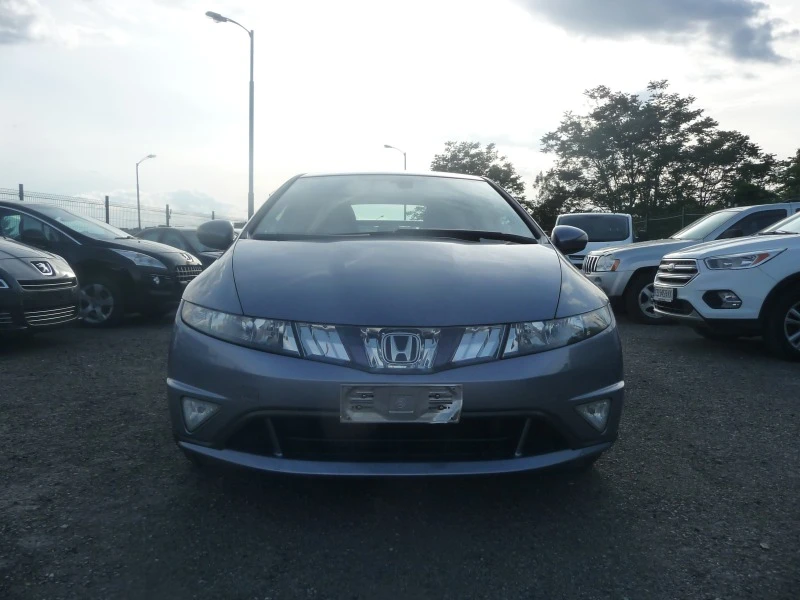 Honda Civic 1.8I-VTEC ПЕРФЕКТНА, снимка 1 - Автомобили и джипове - 45653369