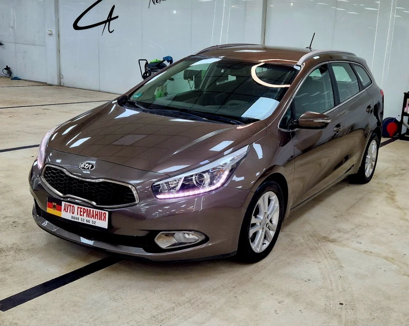 Kia Ceed Premium/Navi/LED/Kamera, снимка 1 - Автомобили и джипове - 47959868