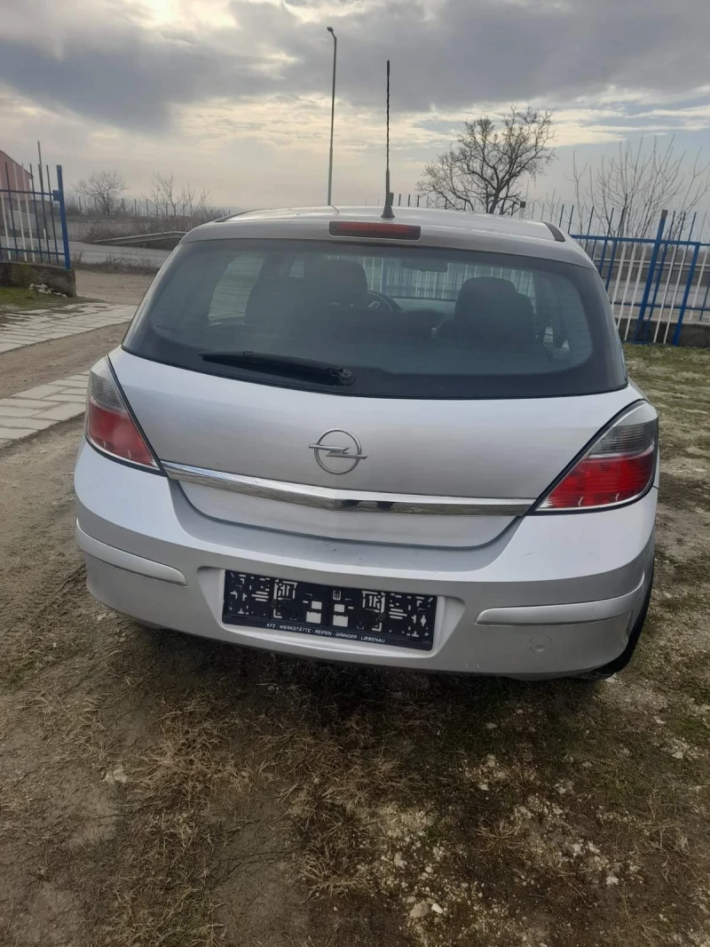 Opel Astra 1.4 бензин, снимка 9 - Автомобили и джипове - 48765008