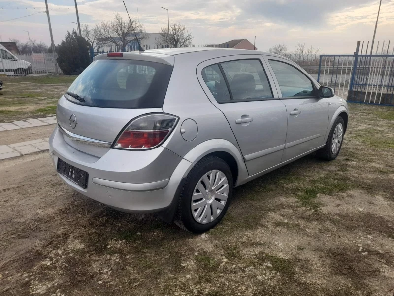 Opel Astra 1.4 бензин, снимка 8 - Автомобили и джипове - 48765008