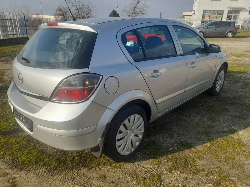 Opel Astra 1.4 бензин, снимка 5 - Автомобили и джипове - 48765008