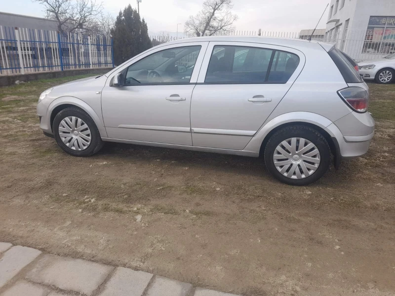 Opel Astra 1.4 бензин, снимка 6 - Автомобили и джипове - 48765008