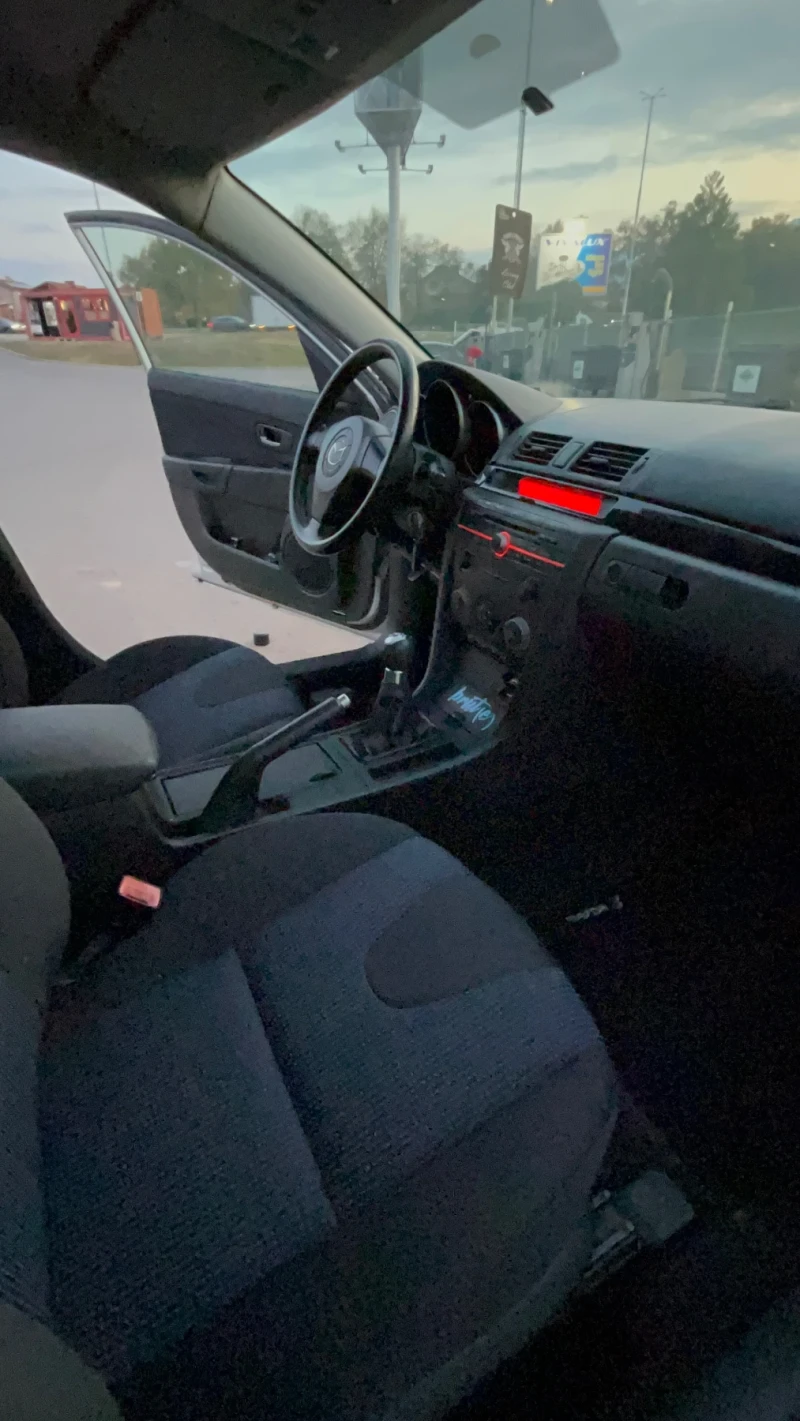 Mazda 3 1.6 hdi, снимка 5 - Автомобили и джипове - 52670661