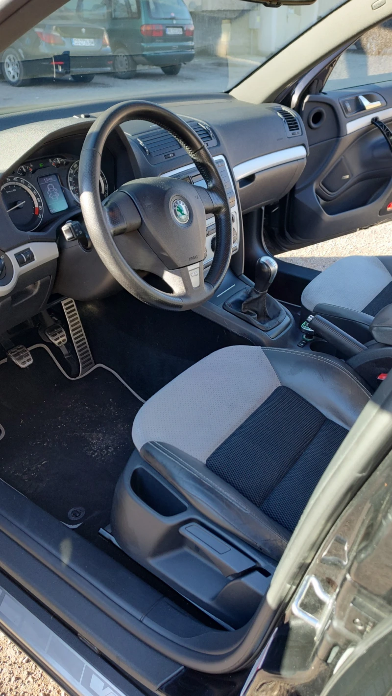 Skoda Octavia 2.0 VRS, снимка 10 - Автомобили и джипове - 52738567