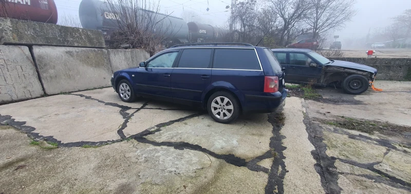 VW Passat, снимка 2 - Автомобили и джипове - 52895336