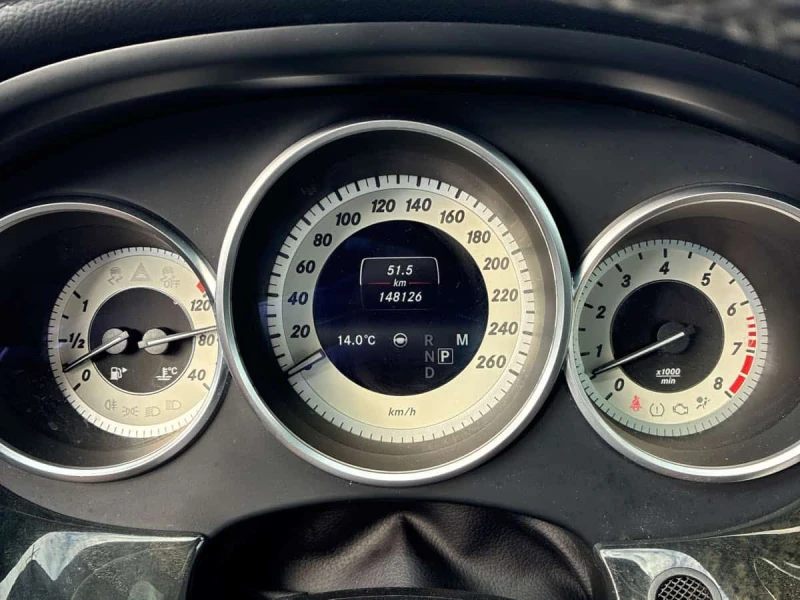 Mercedes-Benz CLS 550 * CARFAX * 360 КАМЕРИ* ШИБИДАХ* , снимка 8 - Автомобили и джипове - 53554662