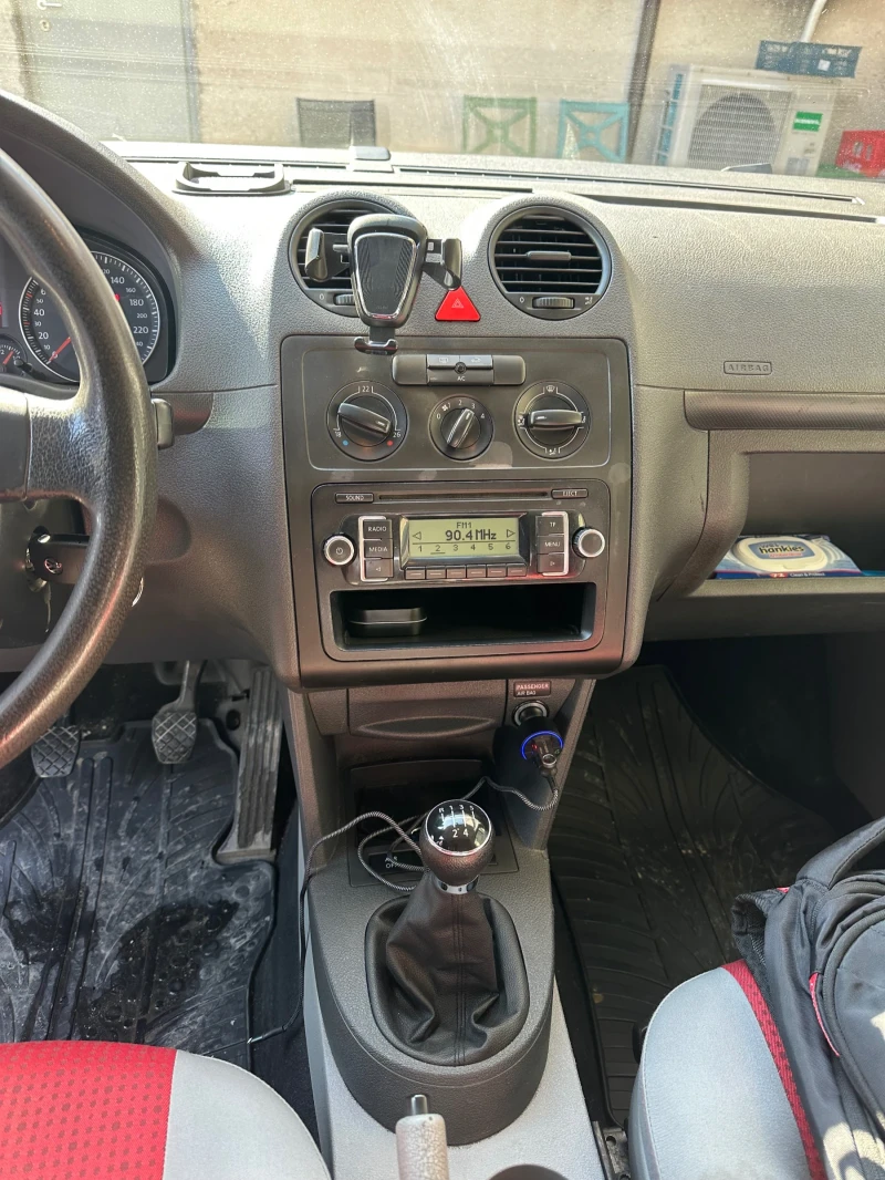 VW Caddy Life 1.9TDI, снимка 9 - Автомобили и джипове - 53579831