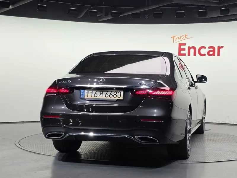 Mercedes-Benz E 220 CDI Avantgarde - САМО 30% АВАНС!, снимка 4 - Автомобили и джипове - 55441746