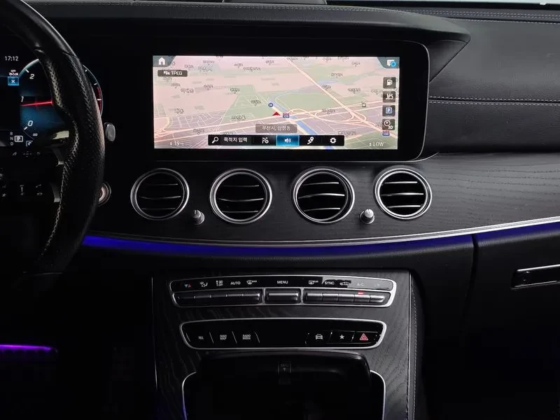 Mercedes-Benz E 220 CDI Avantgarde - САМО 30% АВАНС!, снимка 12 - Автомобили и джипове - 55441746