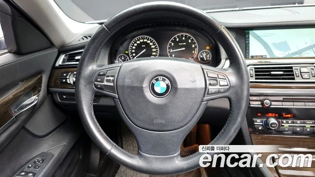 BMW 740, снимка 13 - Автомобили и джипове - 56077758
