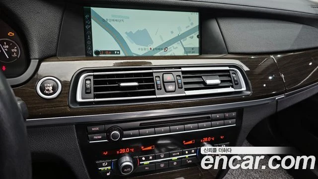 BMW 740, снимка 14 - Автомобили и джипове - 56077758