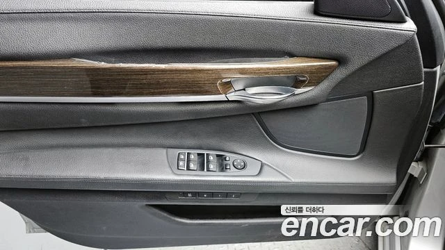 BMW 740, снимка 17 - Автомобили и джипове - 56077758