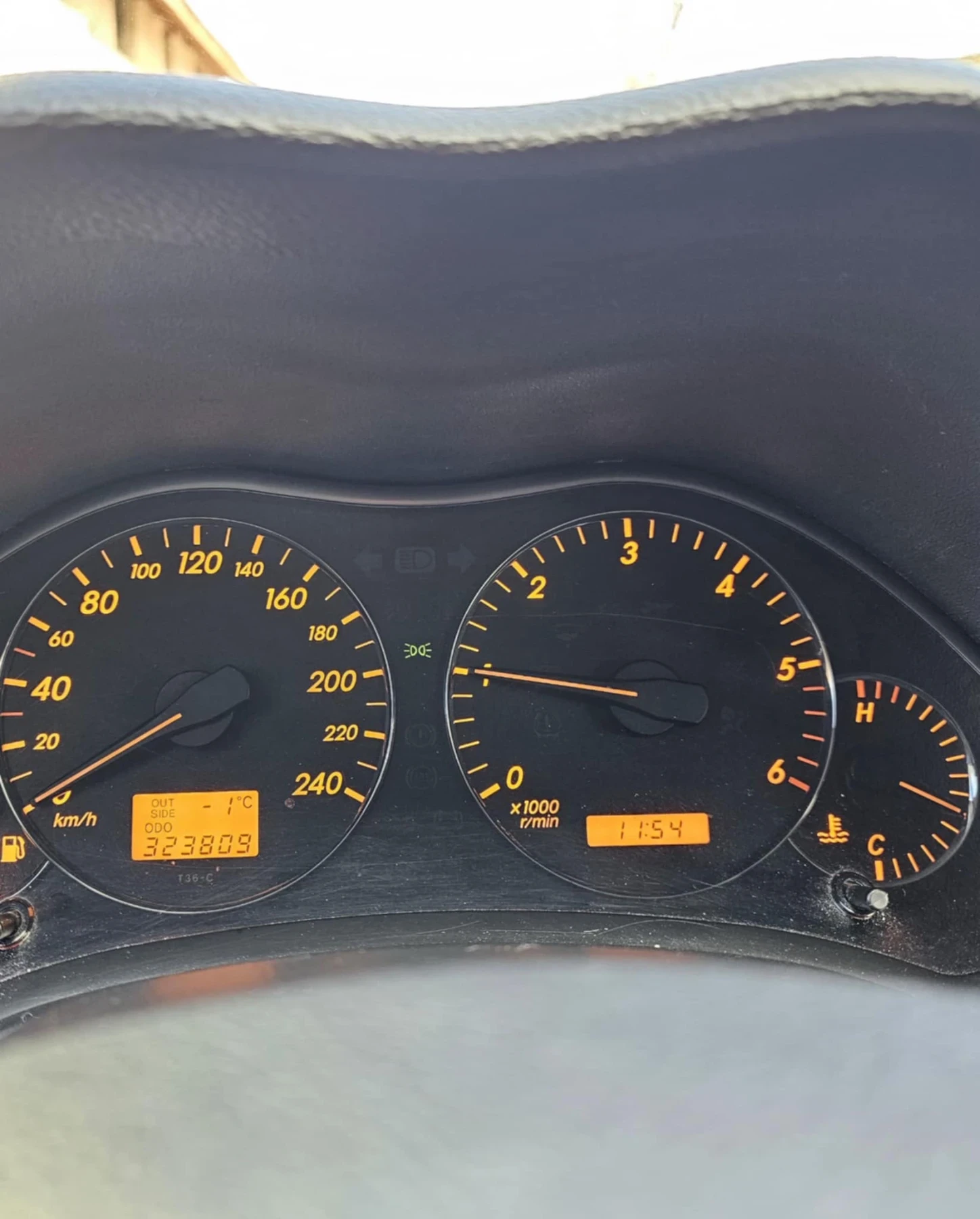 Toyota Avensis D4D 2.2 - изображение 6