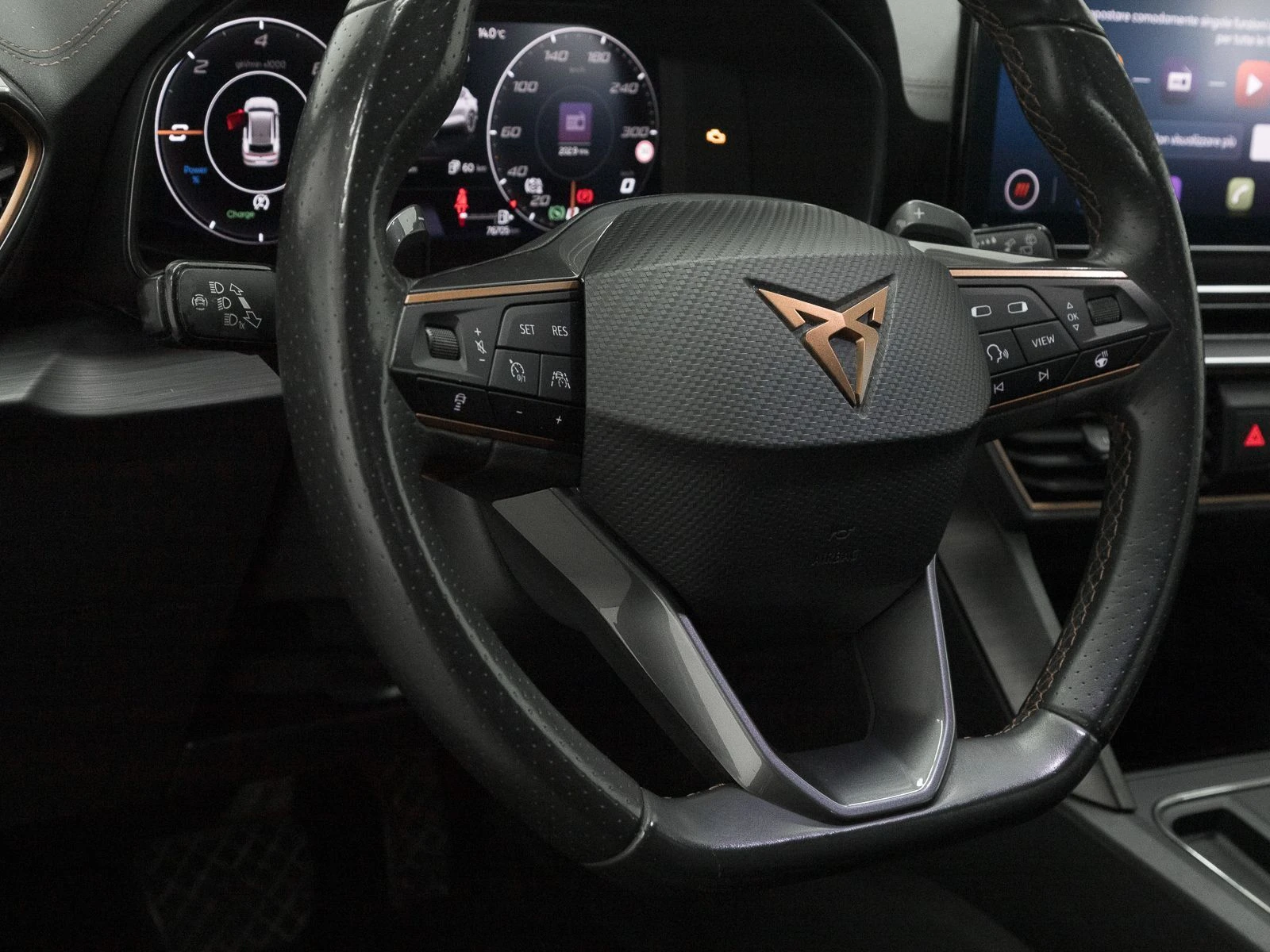 Cupra Formentor PHEV/204HP/ACC/CAM/NAVI/AMBI/KLESS/498v - изображение 4