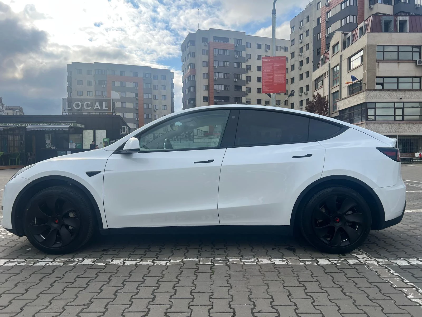 Tesla Model Y  - изображение 5