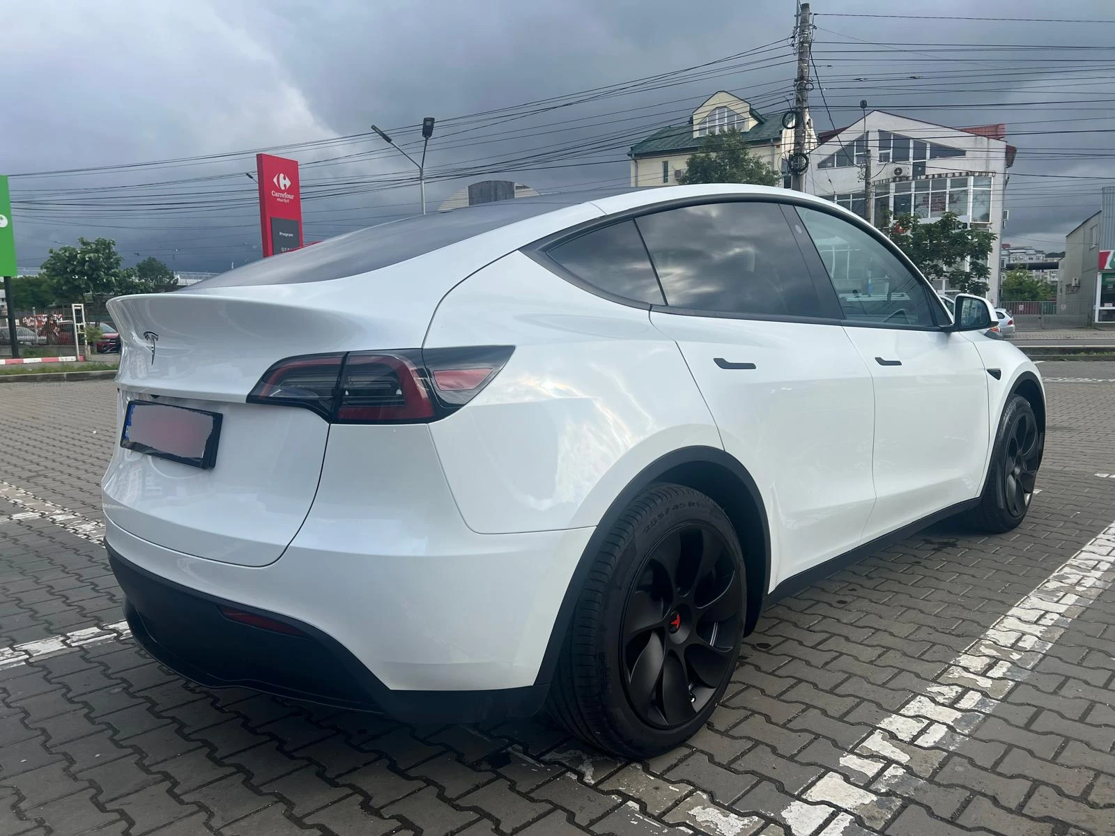 Tesla Model Y  - изображение 3