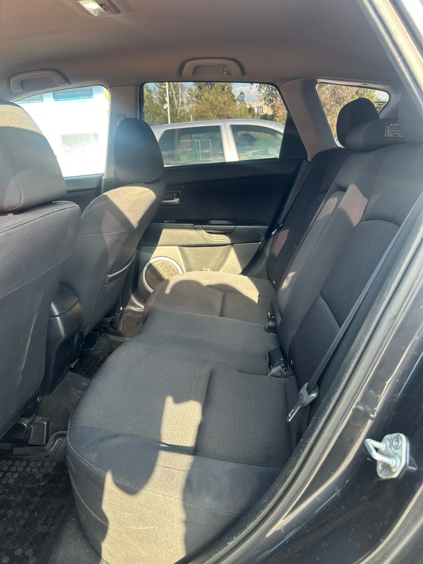 Mazda 3  2.0 с газ , снимка 11 - Автомобили и джипове - 53655118