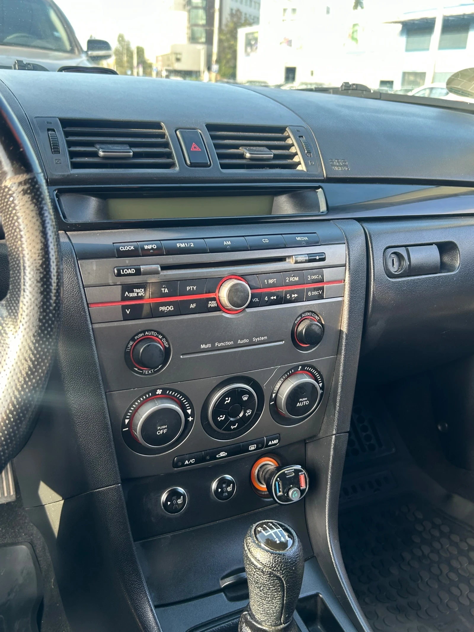 Mazda 3  2.0 с газ , снимка 9 - Автомобили и джипове - 53655118