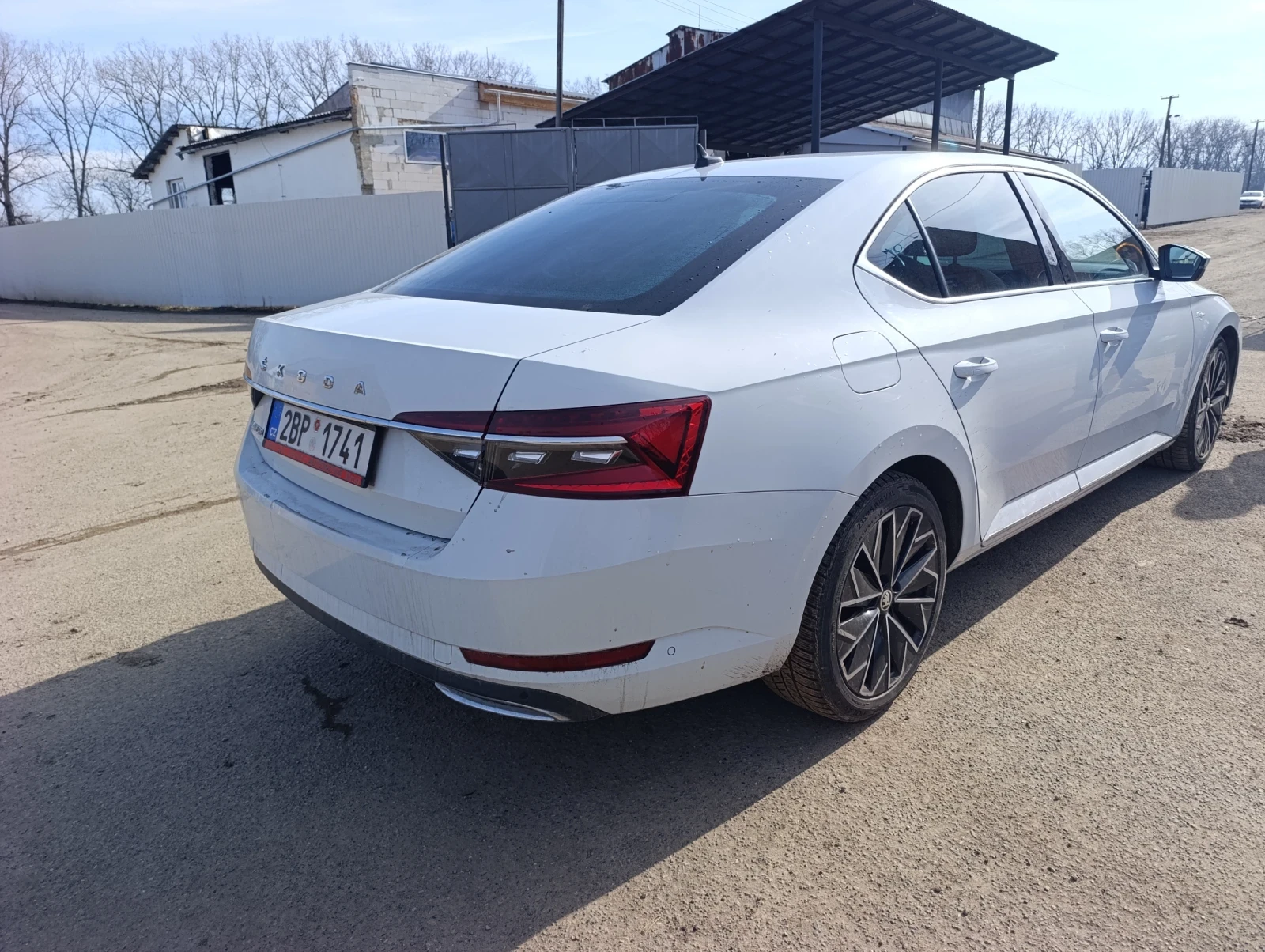 Skoda Superb, снимка 5 - Автомобили и джипове - 53816406
