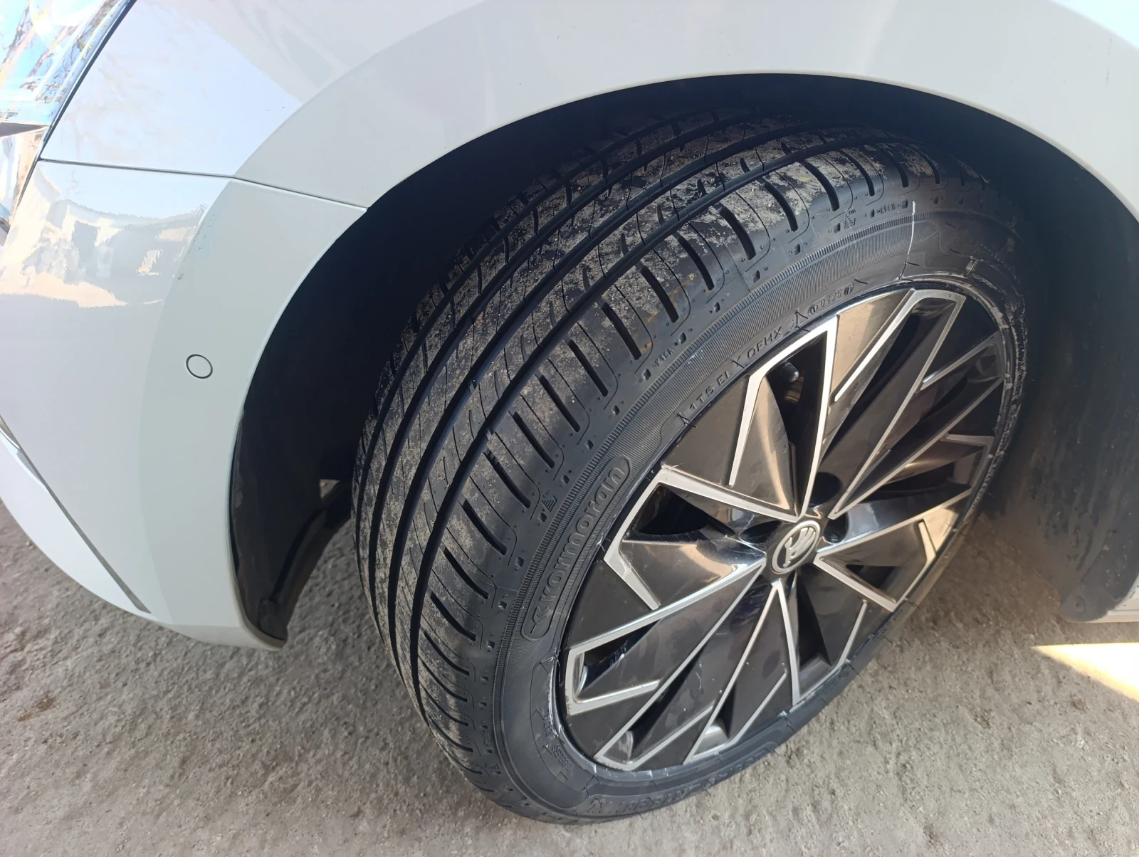 Skoda Superb, снимка 13 - Автомобили и джипове - 53816406