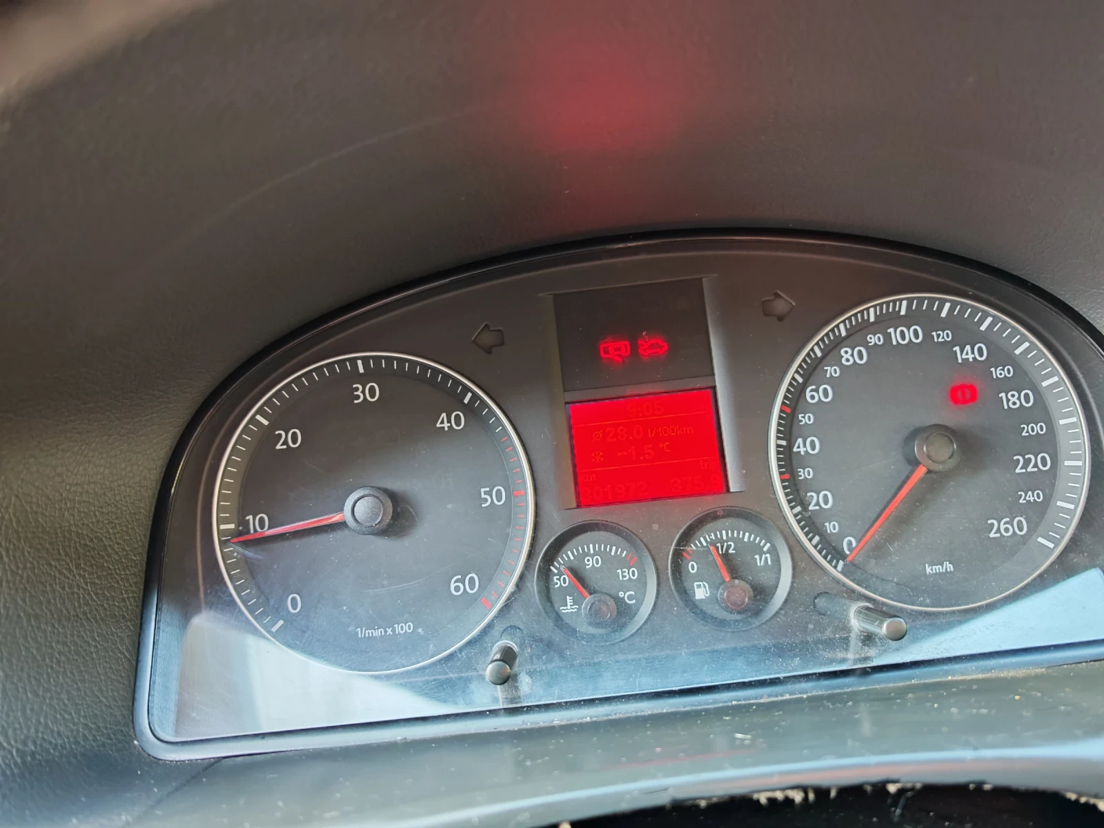 VW Touran TDI, снимка 10 - Автомобили и джипове - 53944957