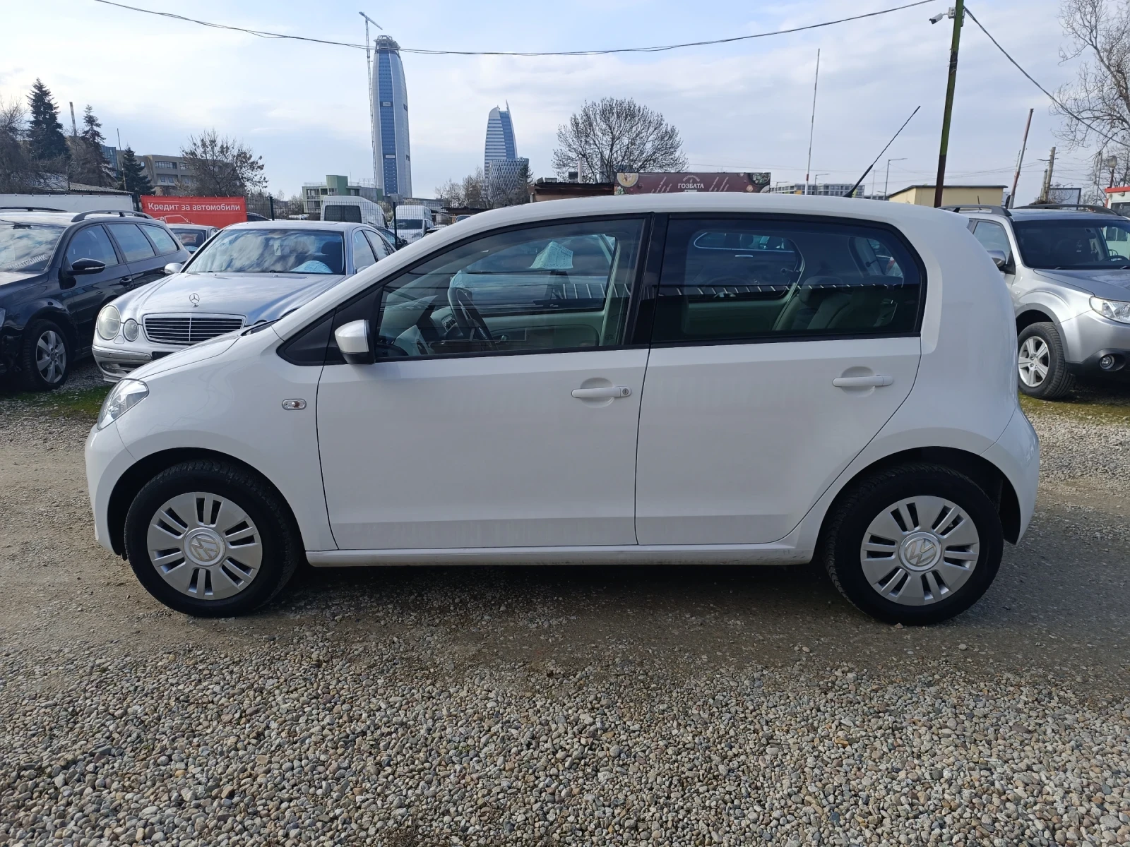 VW Up Фабричен Метан * Шибидах * Климатик * 5 врати, снимка 4 - Автомобили и джипове - 54044940