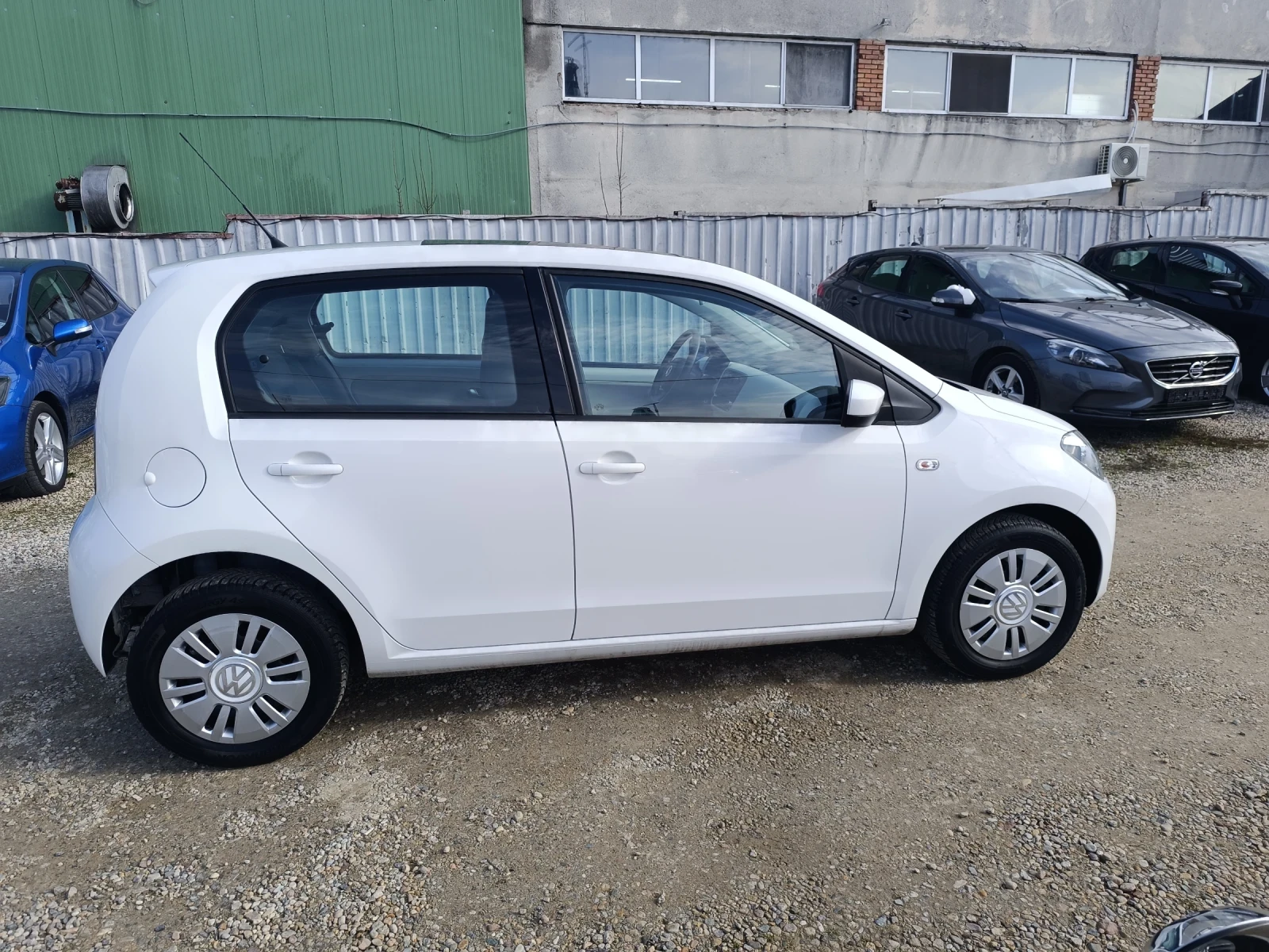 VW Up Фабричен Метан * Шибидах * Климатик * 5 врати, снимка 8 - Автомобили и джипове - 54044940
