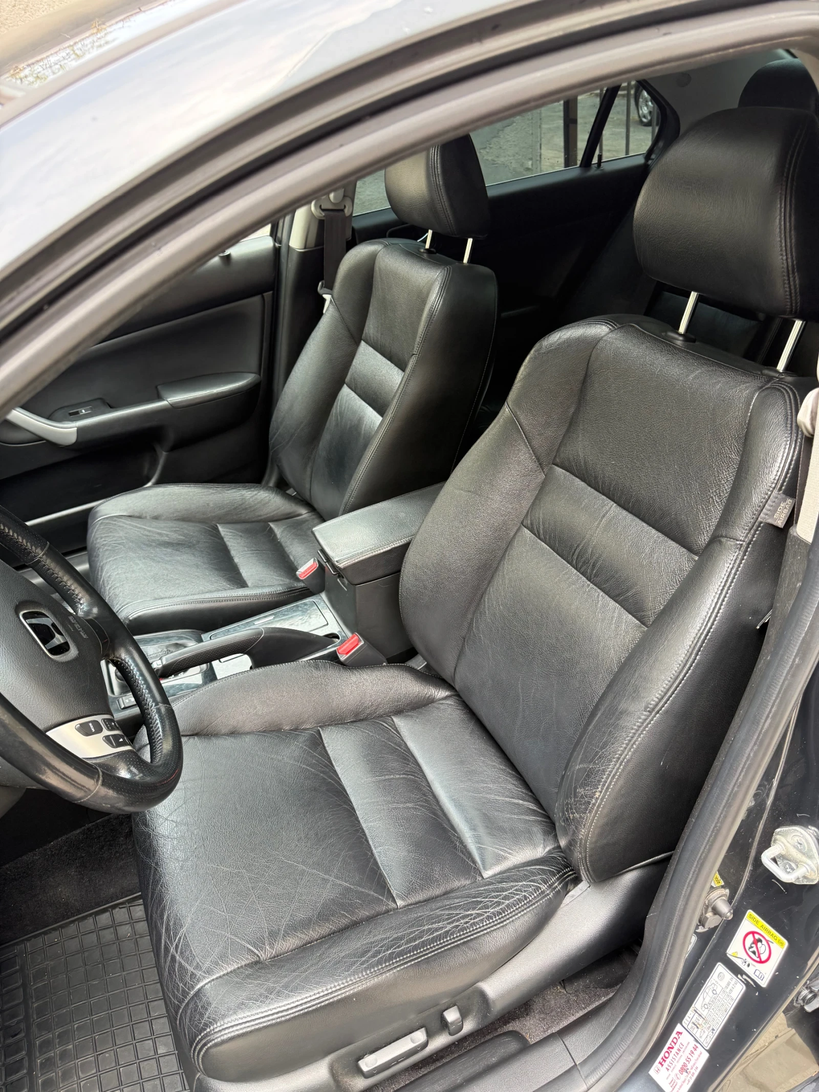 Honda Accord 2.4 i-VTEC Executive, снимка 9 - Автомобили и джипове - 54358910