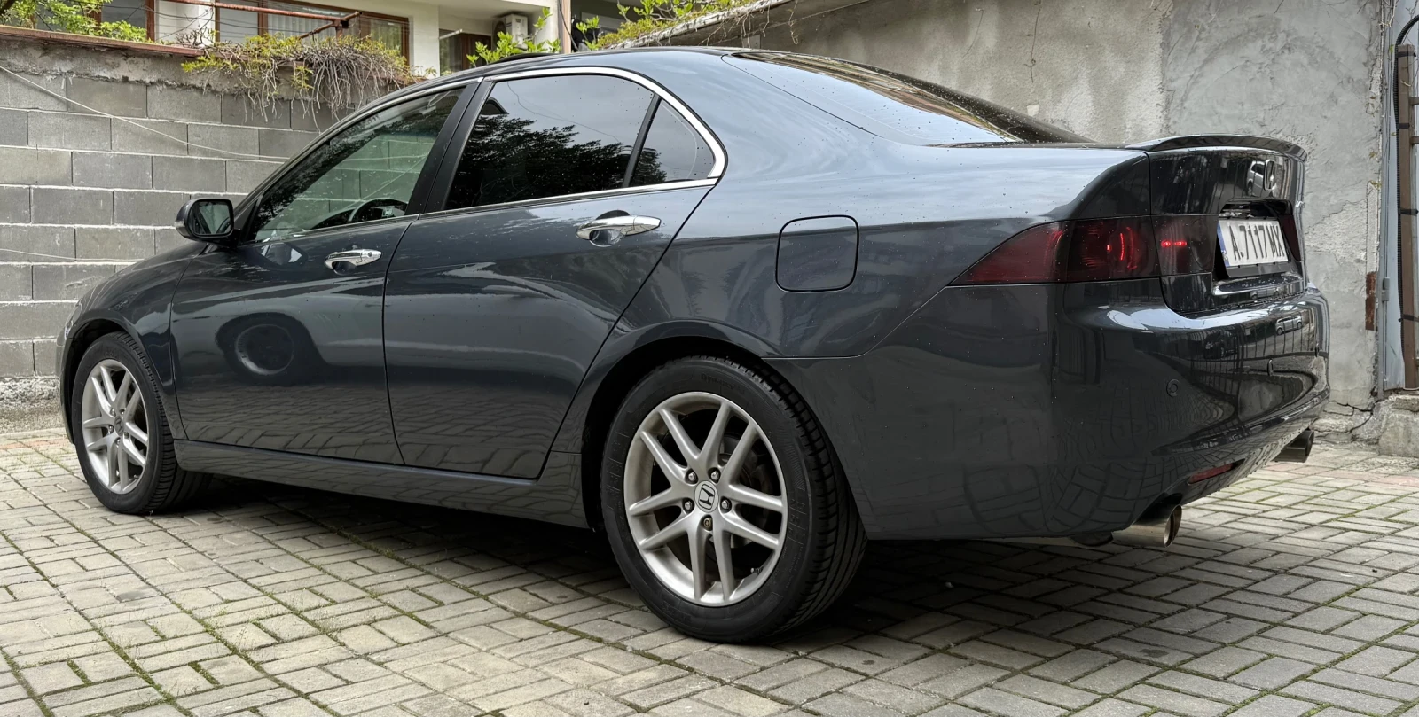 Honda Accord 2.4 i-VTEC Executive, снимка 4 - Автомобили и джипове - 54358910