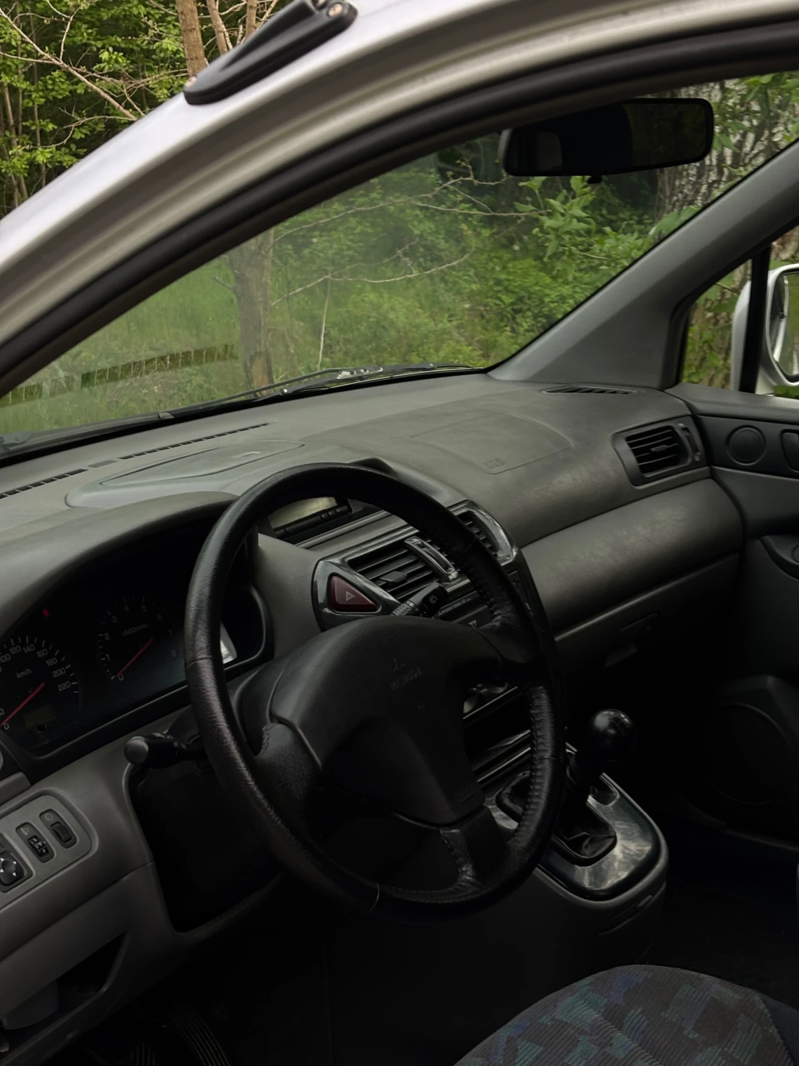 Mitsubishi Space runner 2.4 GDI 4g64, снимка 7 - Автомобили и джипове - 54458357