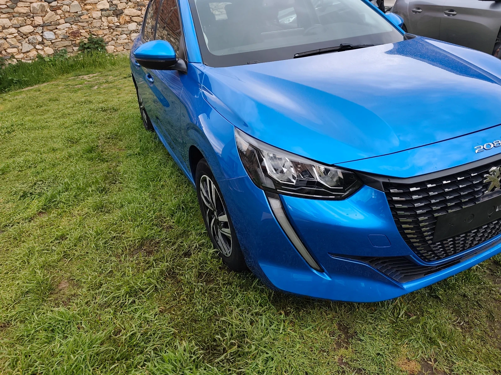 Peugeot 208 1.2 турбо бенз Автоматик, снимка 6 - Автомобили и джипове - 54495363