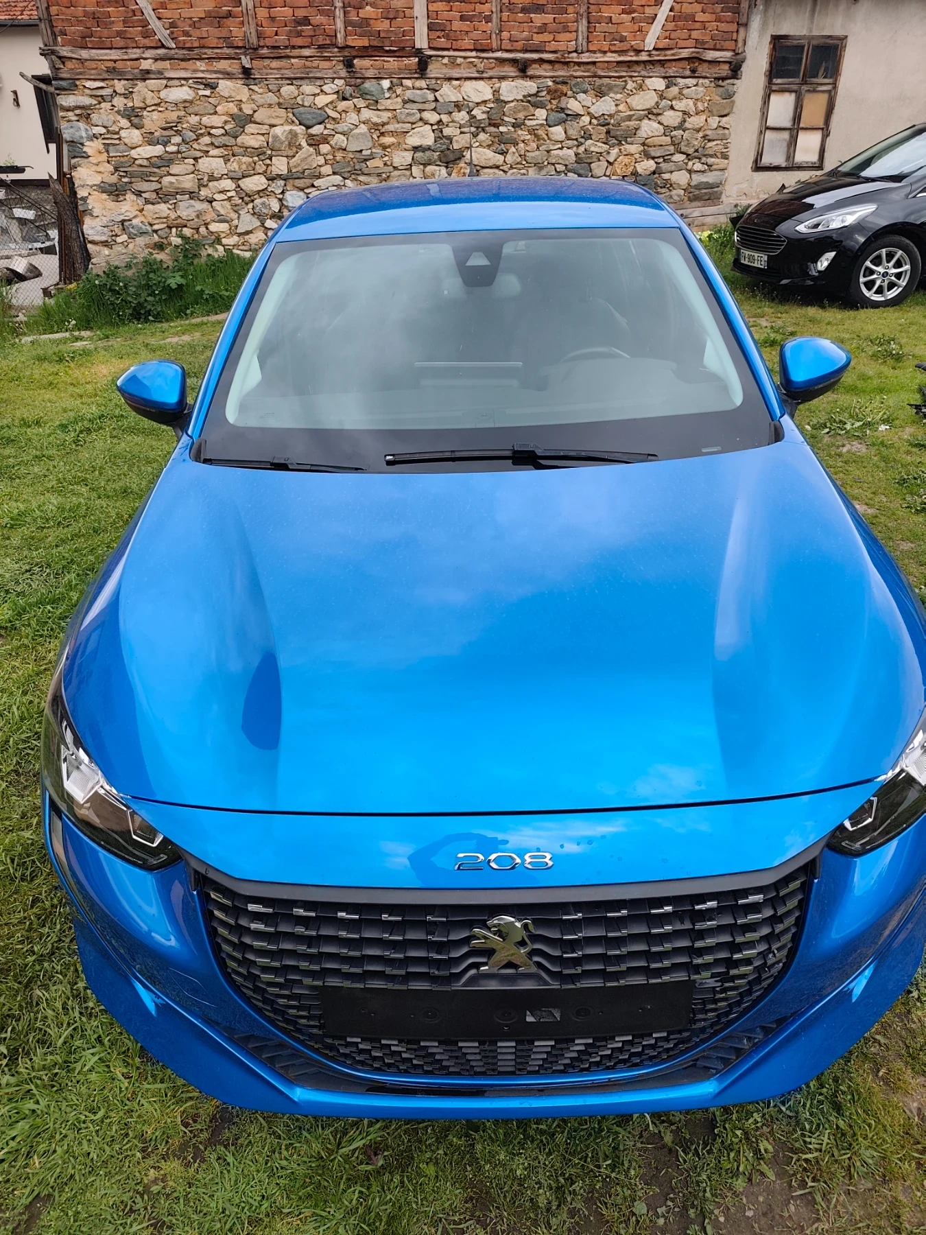 Peugeot 208 1.2 турбо бенз Автоматик