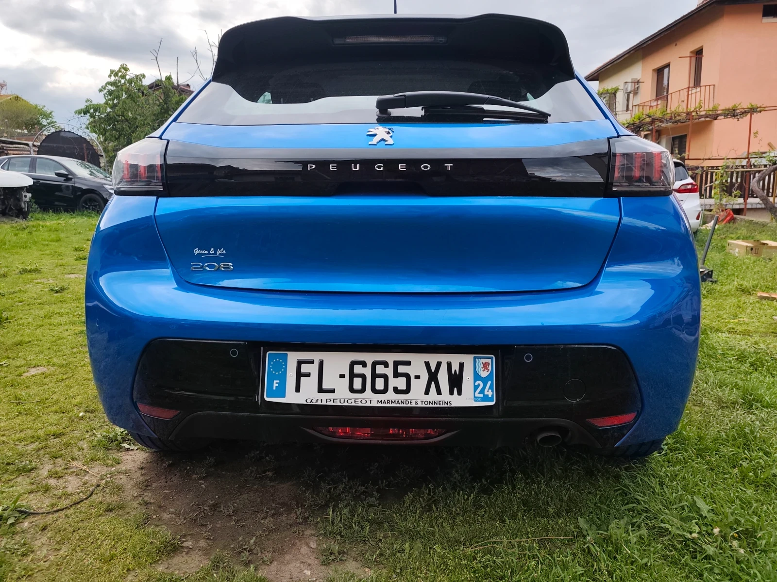 Peugeot 208 1.2 турбо бенз Автоматик, снимка 8 - Автомобили и джипове - 54495363