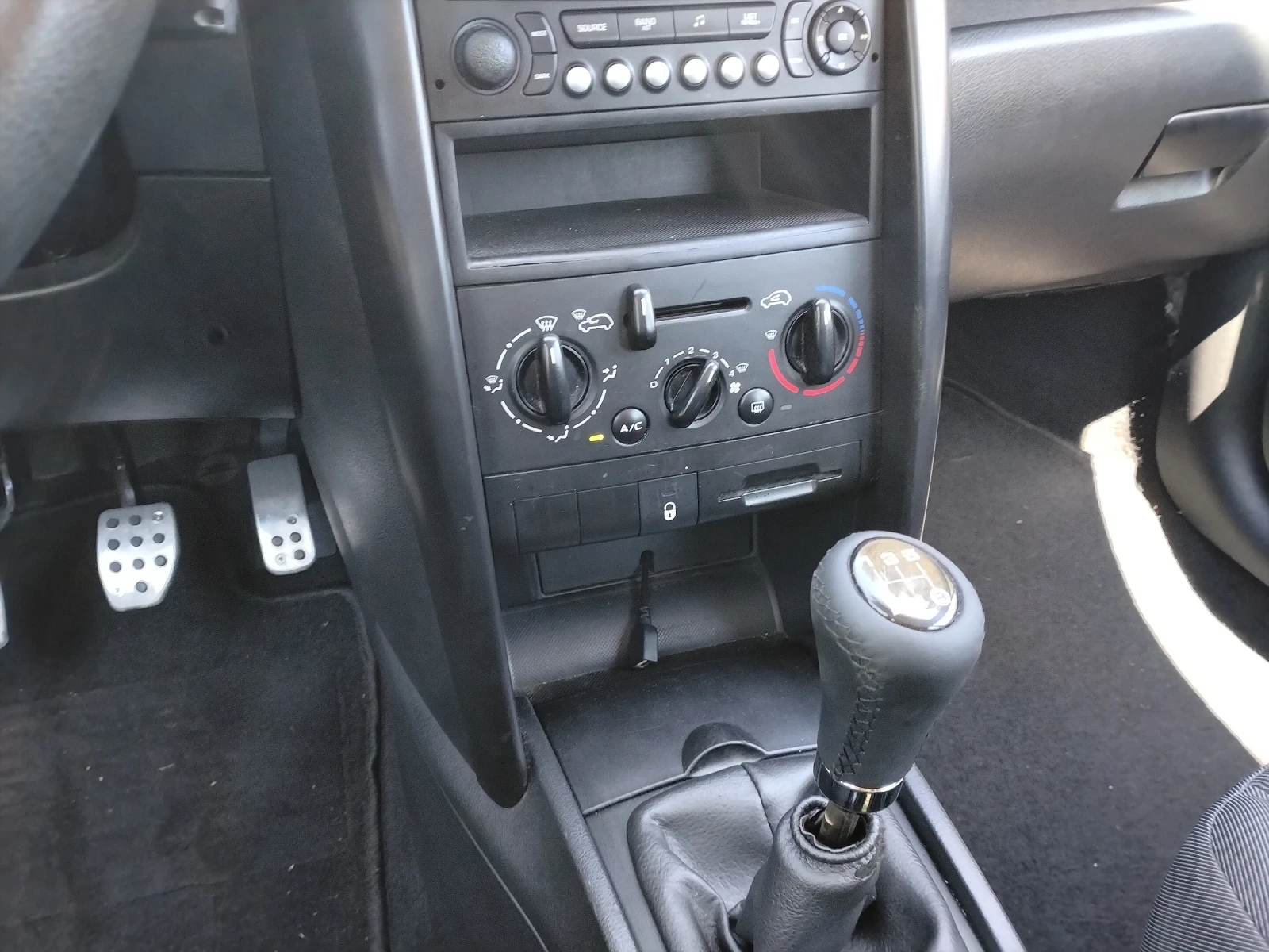 Peugeot 207 1.4i 73к.с, снимка 9 - Автомобили и джипове - 54692646