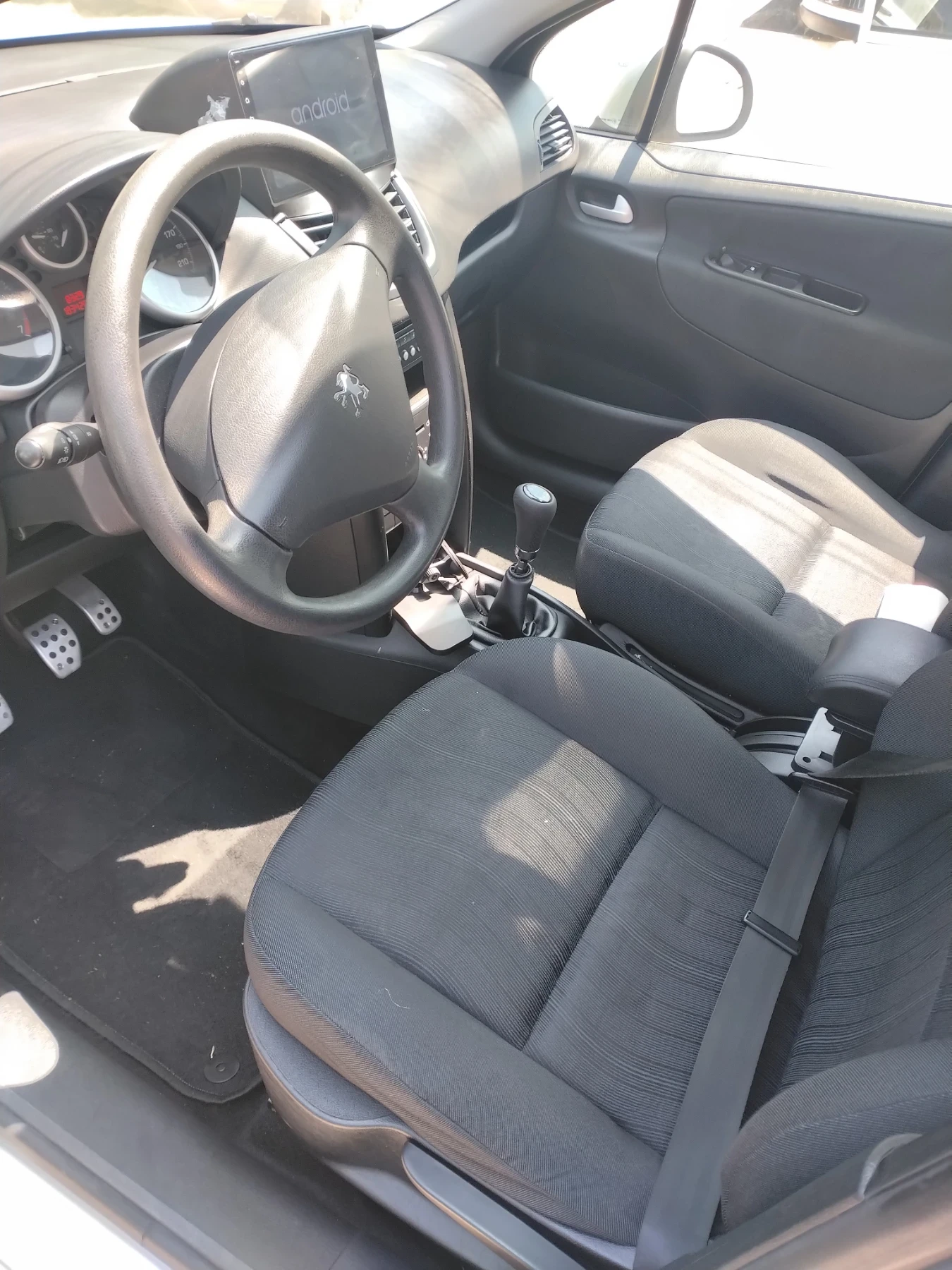 Peugeot 207 1.4i 73к.с, снимка 13 - Автомобили и джипове - 55080108