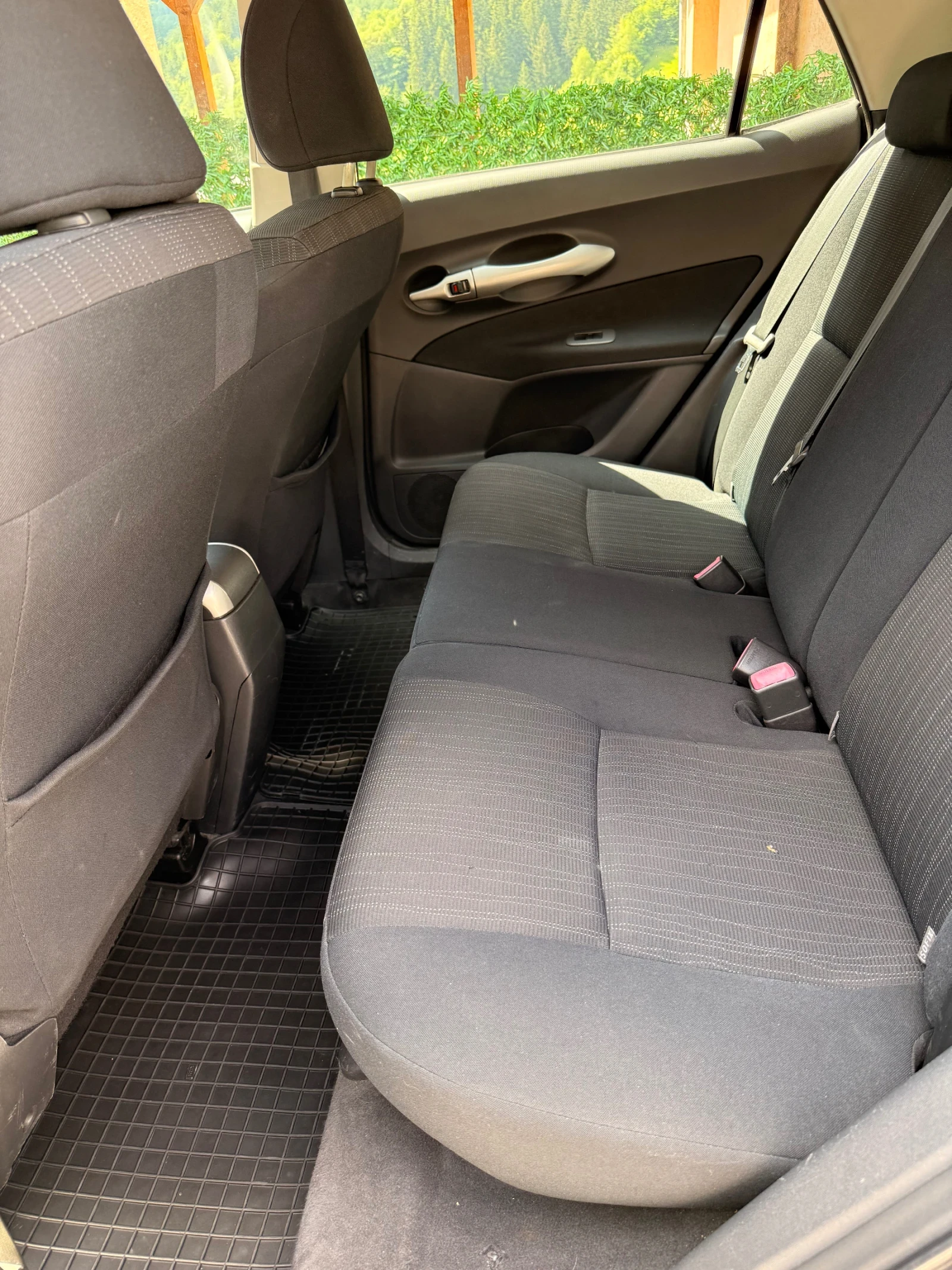 Toyota Auris, снимка 4 - Автомобили и джипове - 54810455