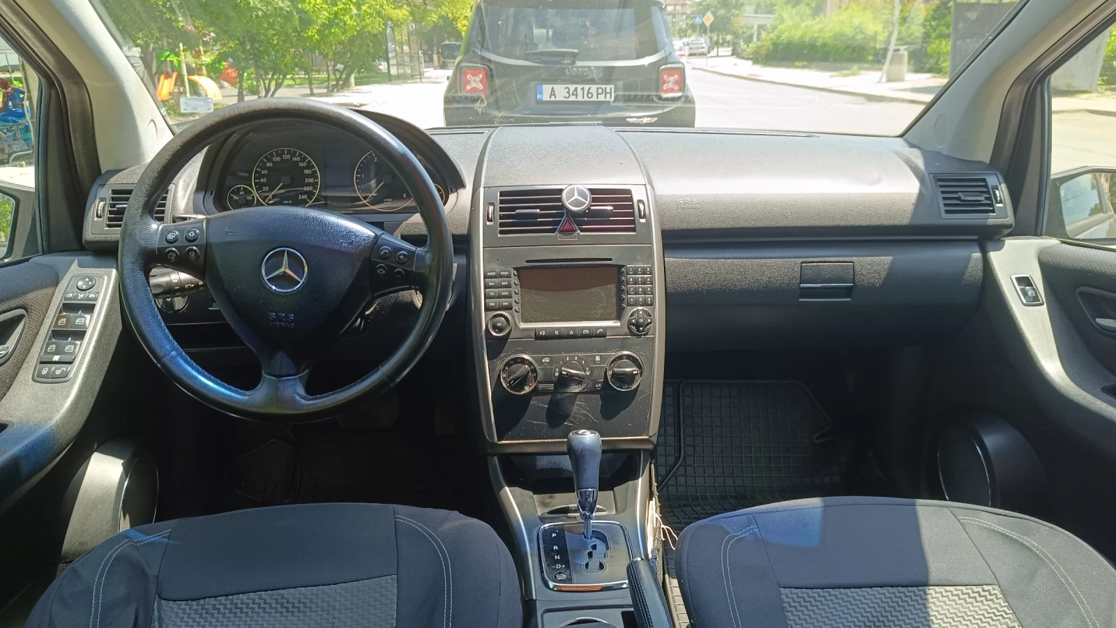 Mercedes-Benz A 180, снимка 4 - Автомобили и джипове - 54839599