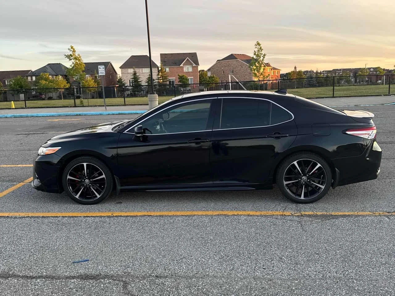 Toyota Camry XSE AWD | CARFAX | БЕЗ ПЪРВОНАЧАЛНА ВНОСКА, снимка 3 - Автомобили и джипове - 54931789