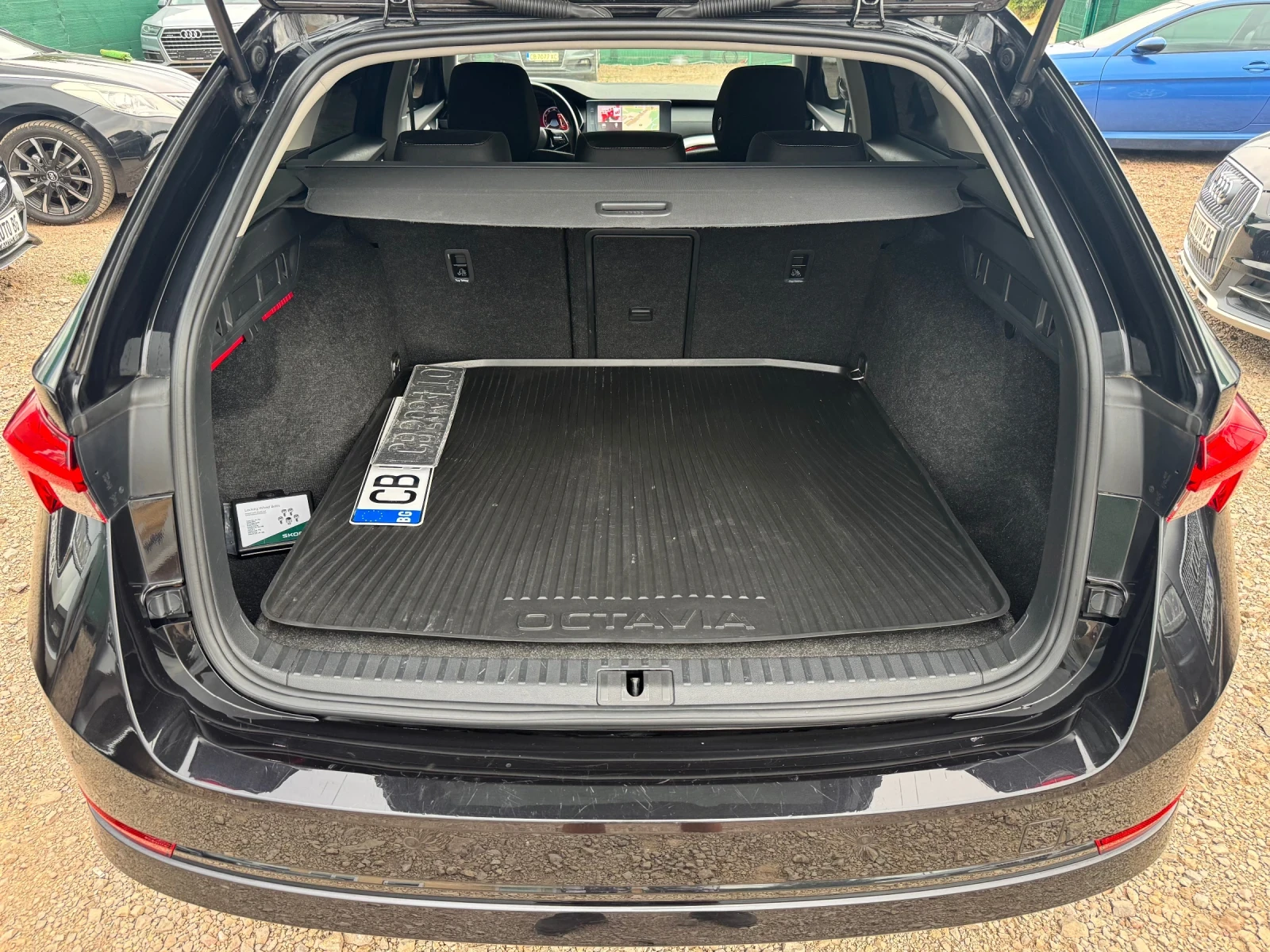 Skoda Octavia 2.0TDI DSG /СОБСТВЕН ЛИЗИНГ/, снимка 7 - Автомобили и джипове - 55225375
