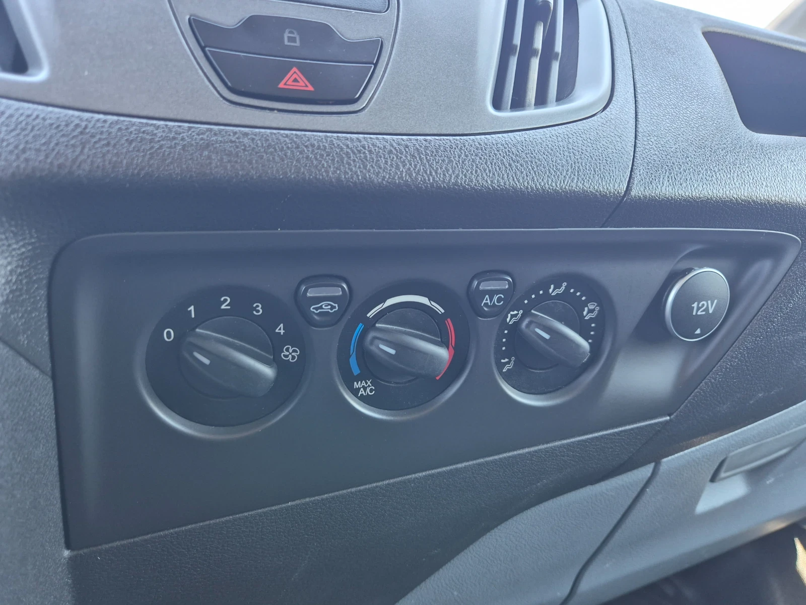 Ford Transit Custom 2.0 TDCI, снимка 15 - Автомобили и джипове - 55691559